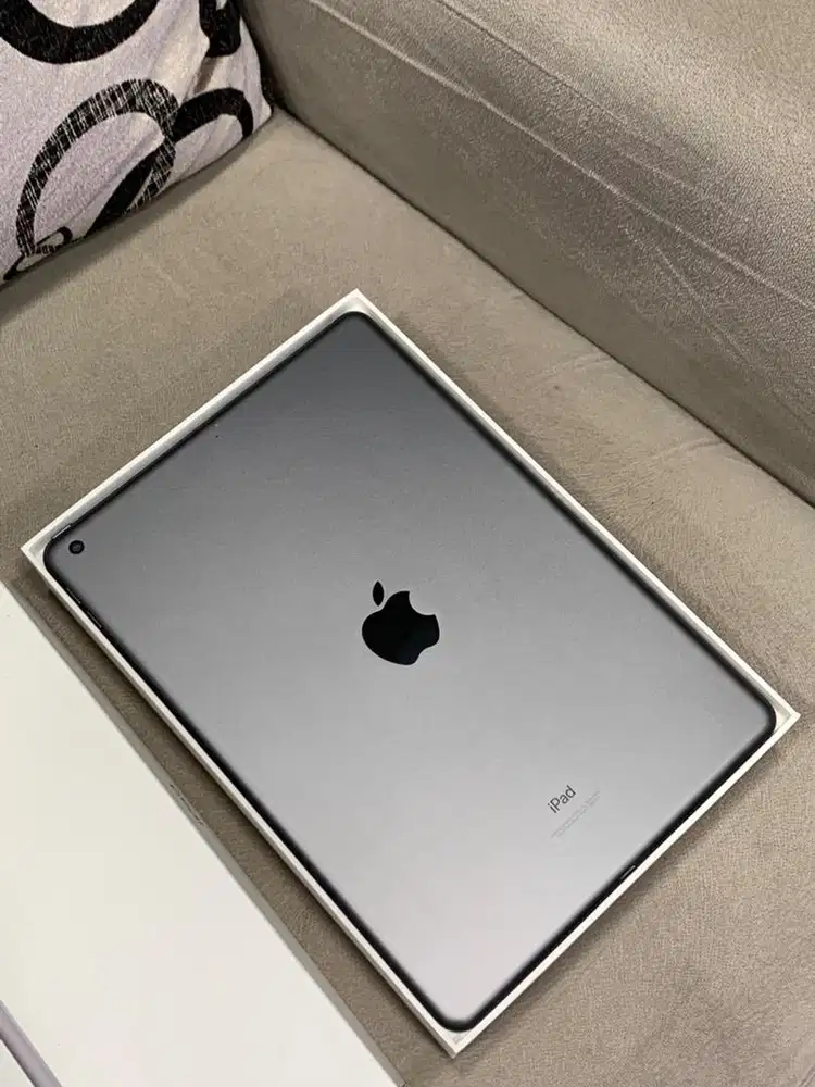 iPad 9 64GB Gray Wifi only Like New