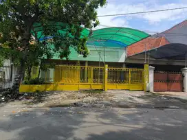 RUMAH JL SERUNI COCOK UNTUK USAHA, ROW JALAN 3 MOBIL