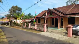 Rumah Bagus 604 m2 Pinggir Jalan di Tanjungkerta Sumedang Dijual Murah