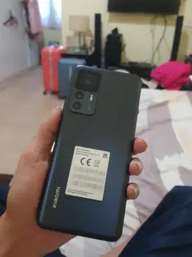 XIAOMI 12T 5G 8/256 HP DUS AJA, MINUS GARIS TIPIS 1 UDAH LAMA