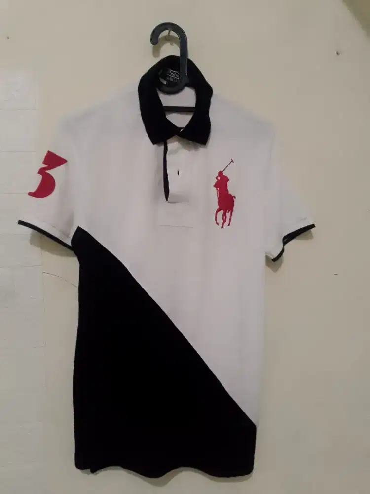 Kaos polo size M kondisi masih bagus