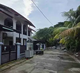 Dijual Rumah Tanah Luas di Puri Jakarta Barat Harga di Bawah Pasar bisa Nego