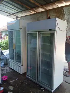Showcase 2 pintu