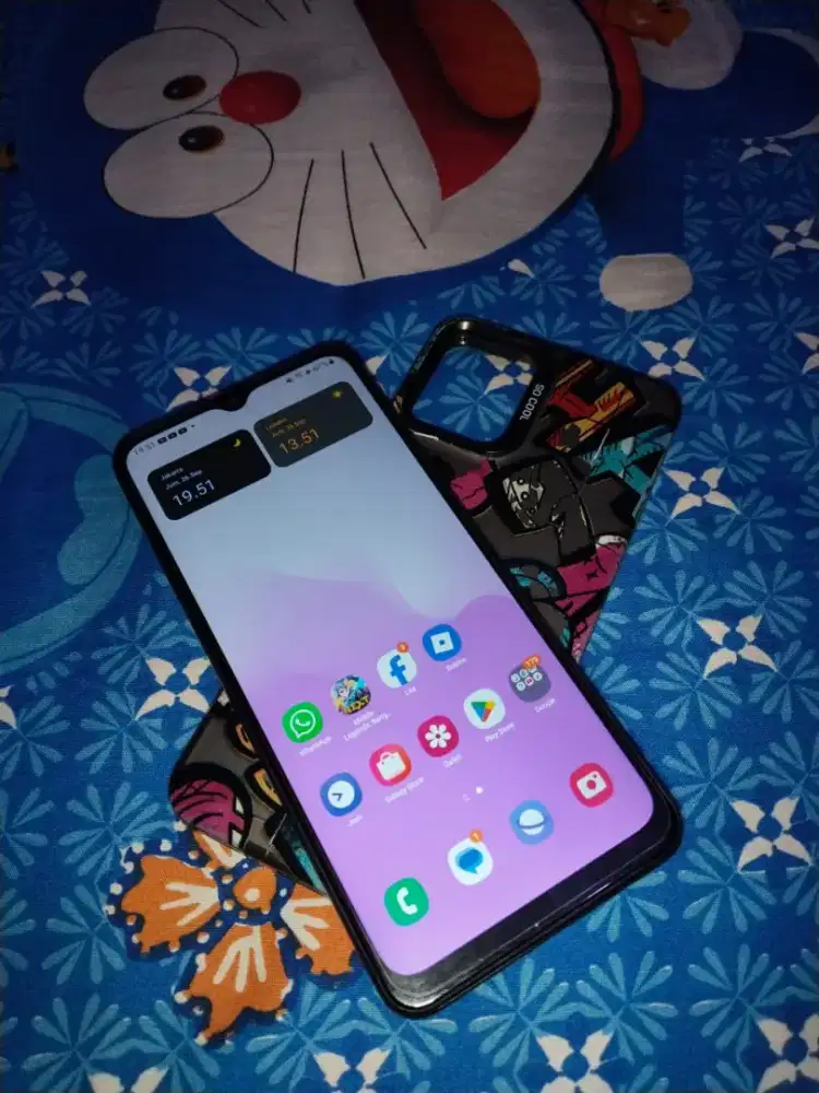 Samsung m12 ram 4/64 hp cas minus tombol volume bawah aga keras sdikit