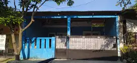 Di kontrakan rumah satu