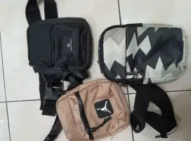 1 Slingbag Ripcurl dan 2 Air Jordan