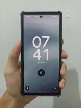 Google Pixel 6 hitam
