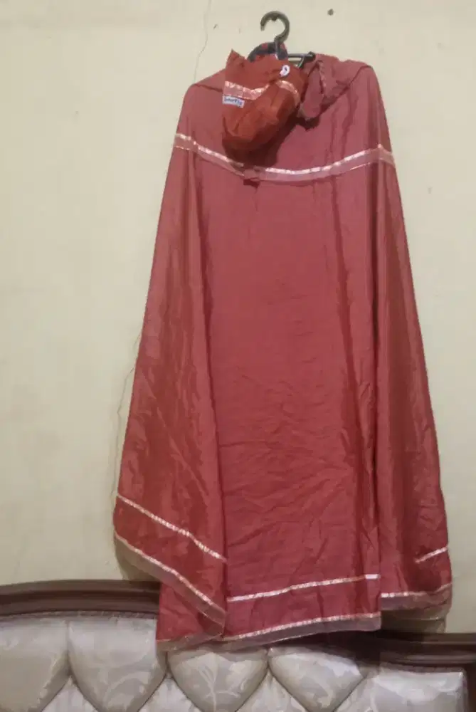 1 SET MUKENAH TRAVEL JUMBO PARASUT LOUFIE WARNA BATA