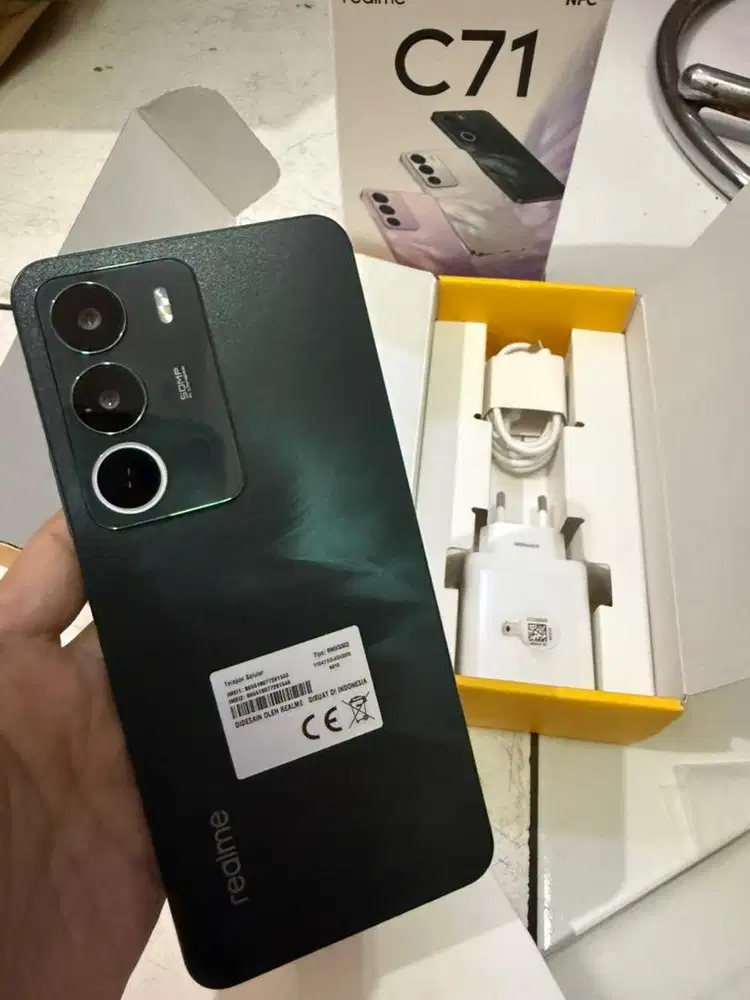 Realme C71 ram 6/128 like new