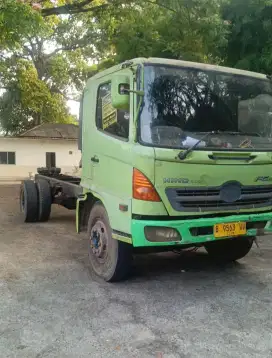 2006 Casisan Hino Lohan Engkel FG 210 JL