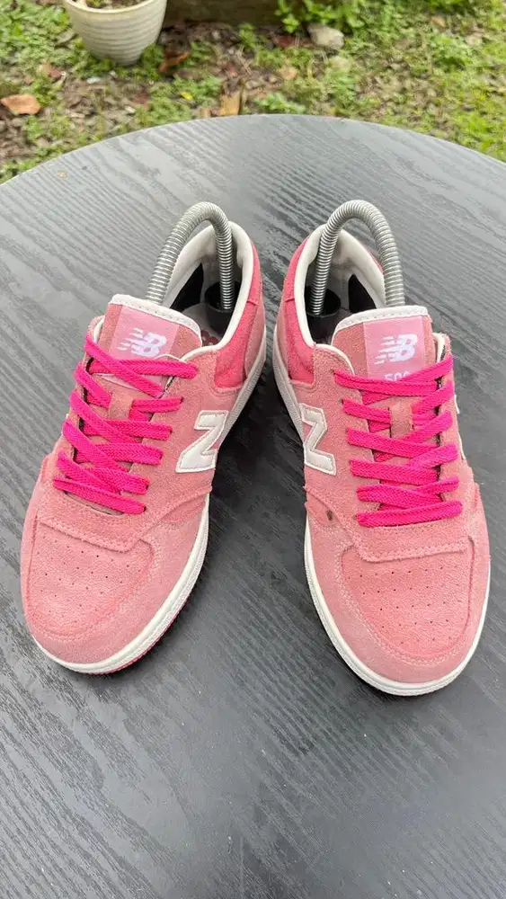 Sepatu NB 420 pink