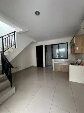 Disewakan rumah pik2 milenial cluster favorit uk:4,5x10m2  furnish