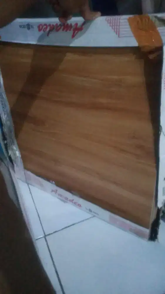 Granit motif kayu matte