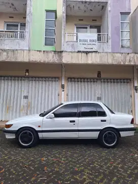 Mitsubishi Lancer 1989 Bensin