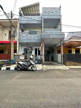 FOR SALE – Rumah 2 Lantai + Rooftop di Mediterania Regency, Cikunir – Bekasi Selatan