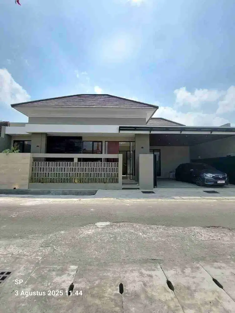 RUMAH MEWAH 1 LANTAI TEPI ASPAL DEKAT PASAR JANGKANG DEKAT KAMPUS UII