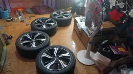 velg original civic Turbo r17 pcd 5x114.3
Cocok harga akut aj