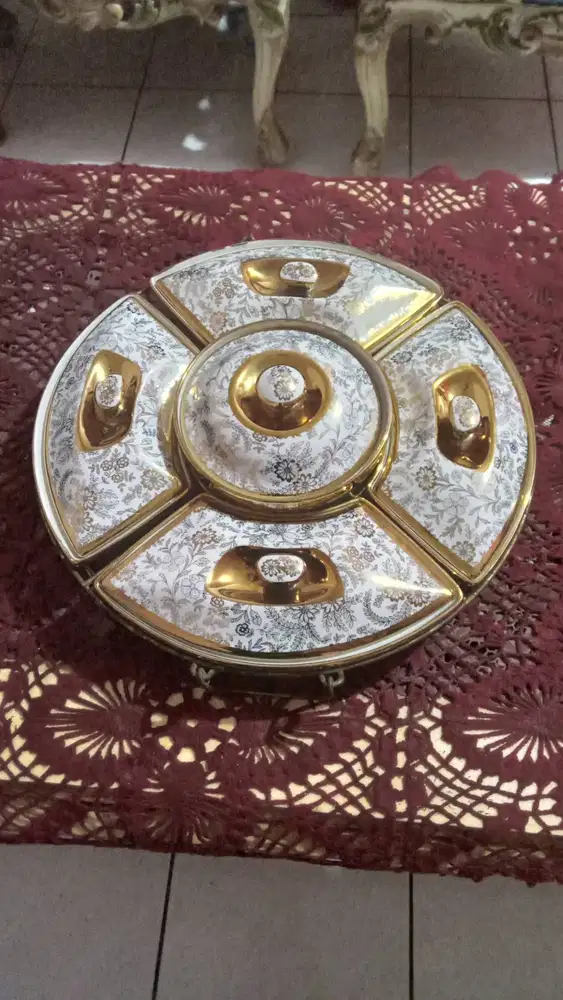 Wadah Saji Prasmanan