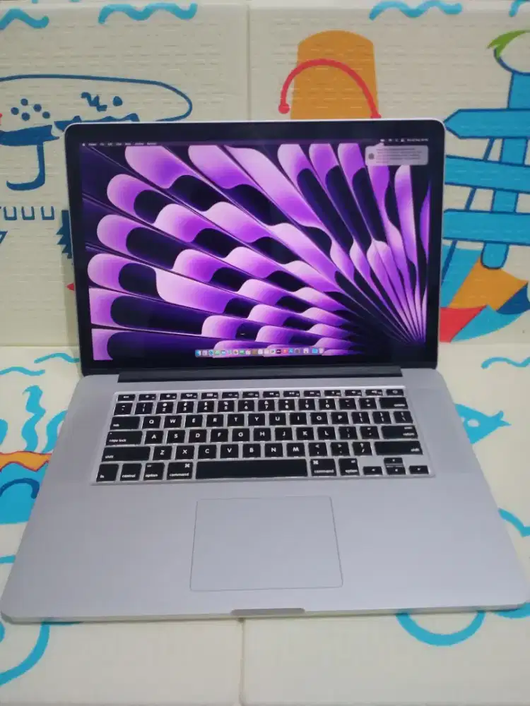 MacBook pro retina 15inch 2013
Key nyala Core i7
Ram 8 GB
SSD 128 GB