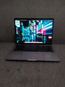 MacBook Pro Retina , 2018 , (Toschbar) Intel Core i5
Ram 8GB/SSD 256GB