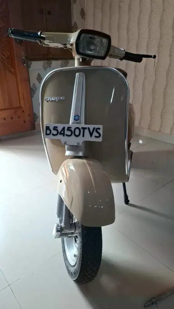 Vespa PTS Istimew