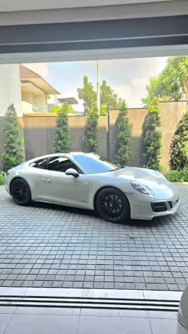 PORSCHE CARRERA GTS