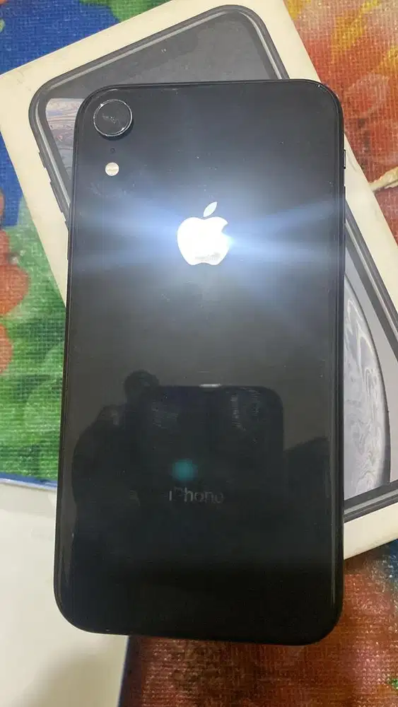 IPHONE xr garansi inter 64gb 2.550.000 nego