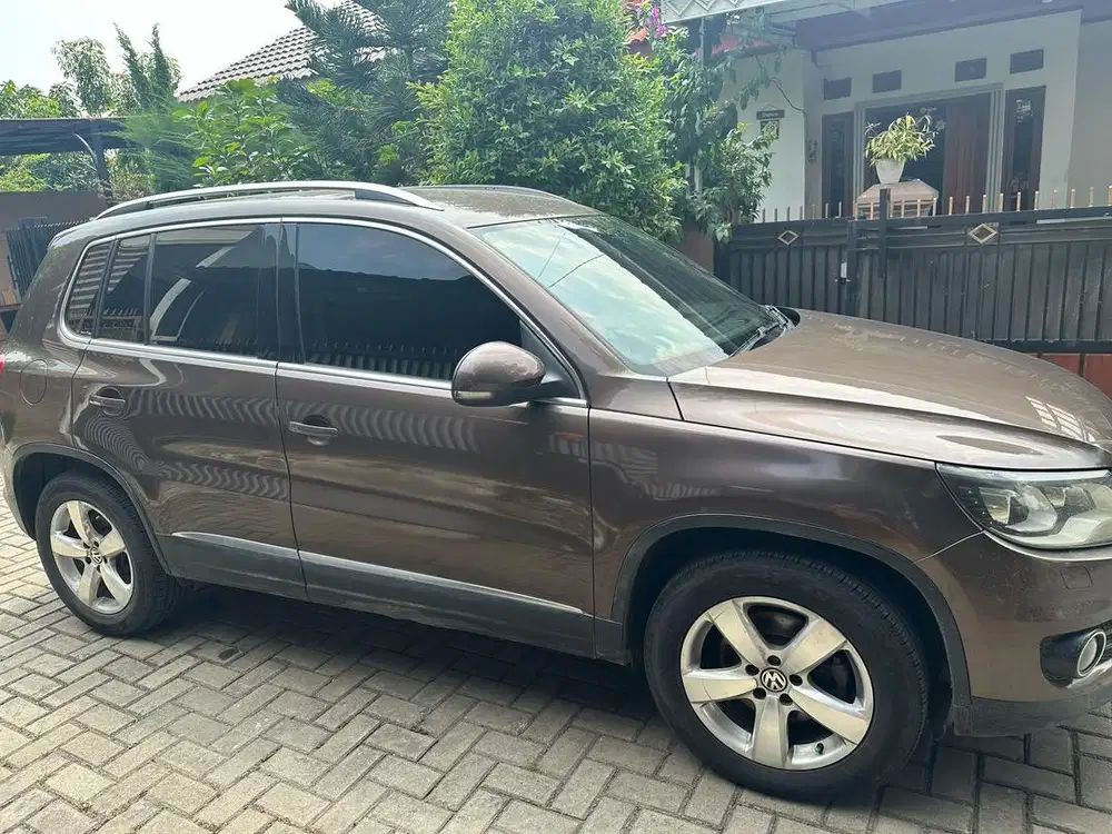 dijual mobil kesayangan,mesin halus,ban tebal,pajak pqnjang