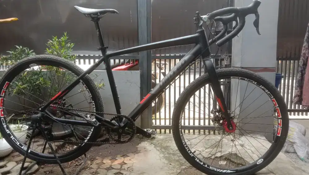 Roadbike, gravel, touring, united Rockford, bukan polygon