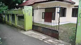Di jual atau di kontrak rumah siap huni SHM masuk mobil nempel RSUD depok