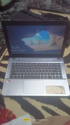 Di jual laptop ASUS