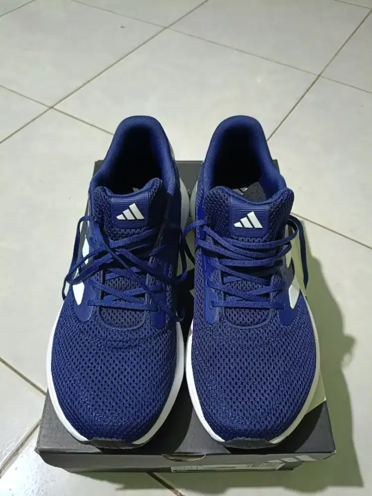 Sepatu Adidas Running