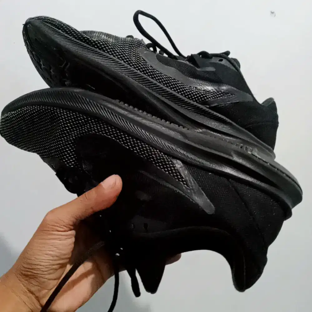 Sepatu Nike Sporty Running Ori Size 41