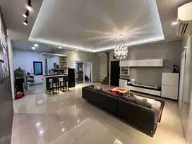 DIJUAL CEPAT RUMAH 5+1 KAMAR SHM 2LT LUAS 250M KREO DEKAT JAKSEL