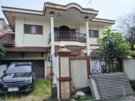 Dijual rumah 2 lantai siap huni di Kramat jati Jakarta Timur