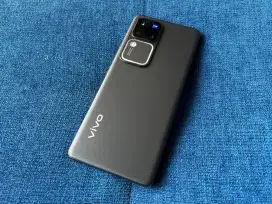 VIVO V30 8/256 WARNA HITAM KELENGKAPAN SEMUA ADA.