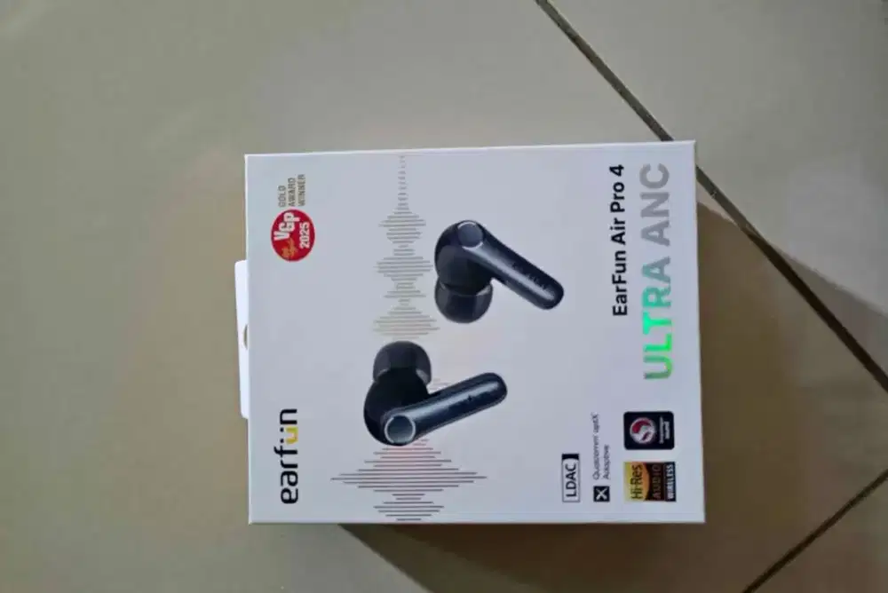 TWS Earfun Air Pro 4