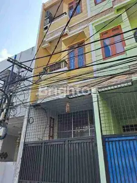 Rumah bagus SHM di setia jaya