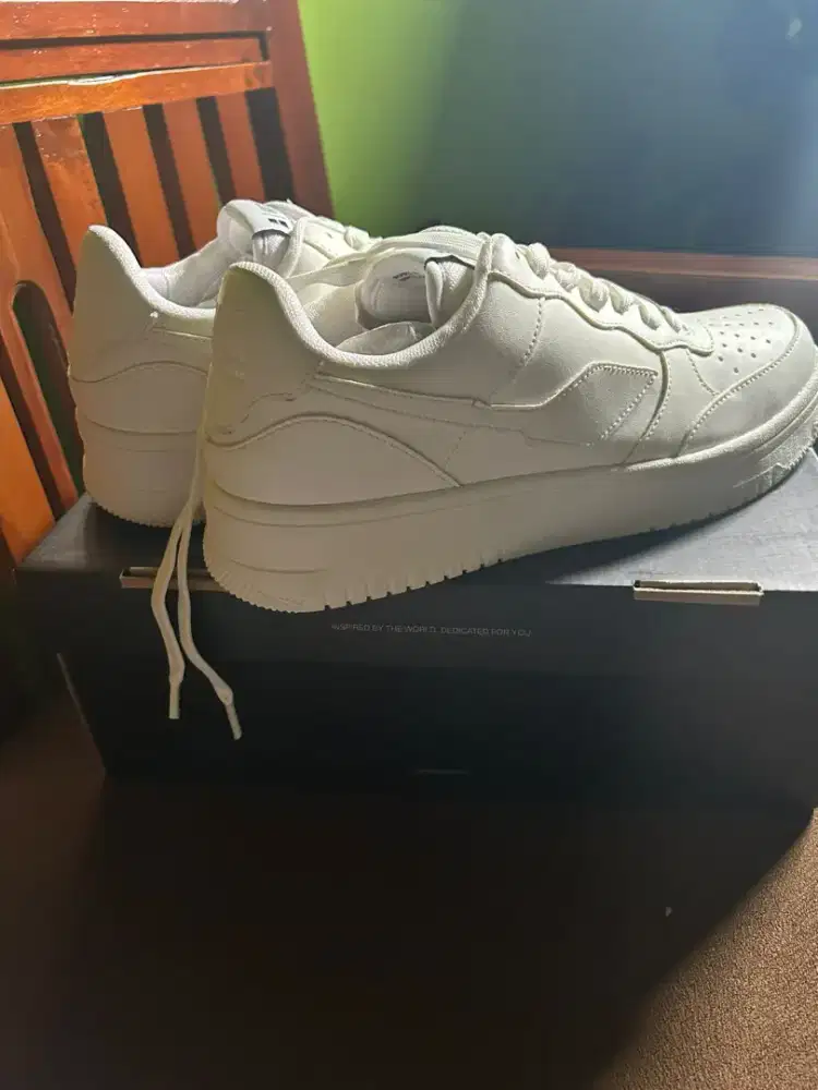Sepatu pria baru