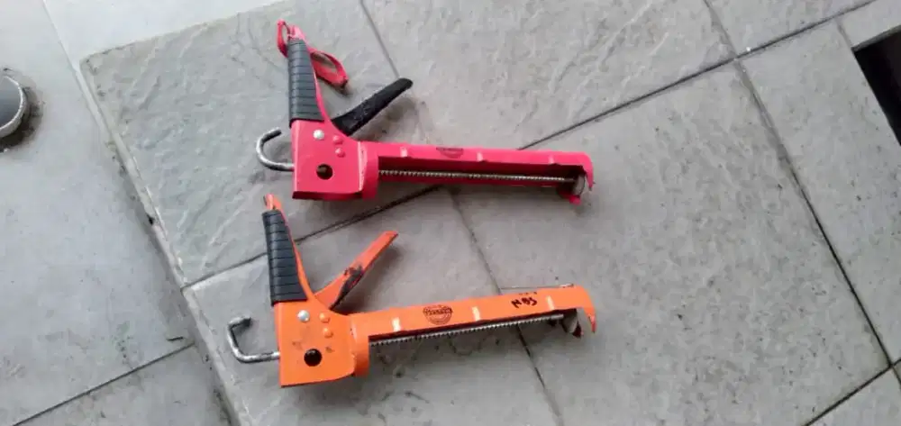 Di jual alat untuk usaha pemasangan silikon kaca,keramik ,gun  nya