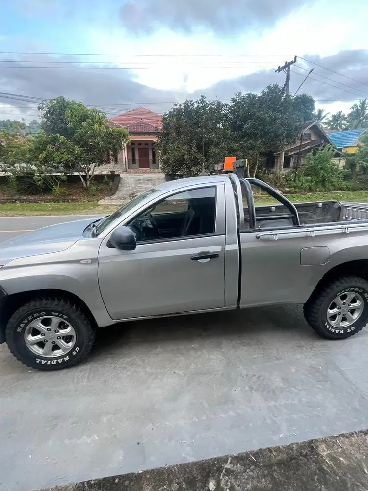 Mitsubishi Triton Single cabin hdx 4x4