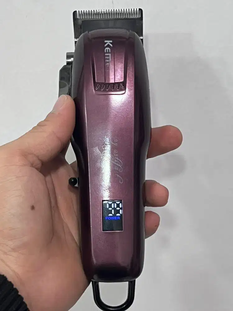 Cliper / Mesin Potong Rambut Kemei 2600 layar digital