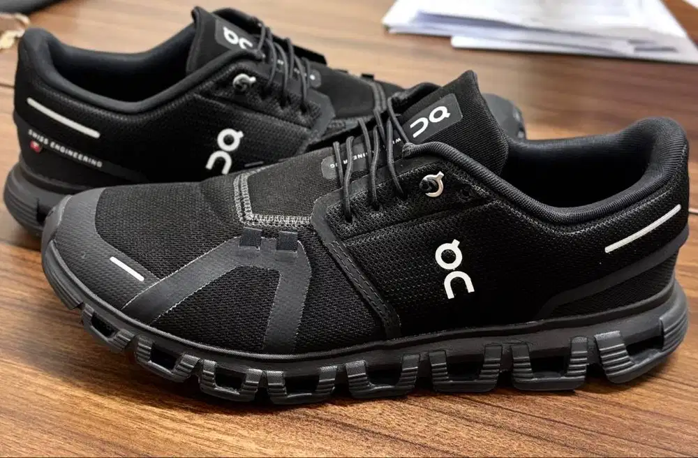SEPATU ON CLOUD 6 HITAM/BLACK