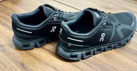 SEPATU ON CLOUD 6 HITAM/BLACK