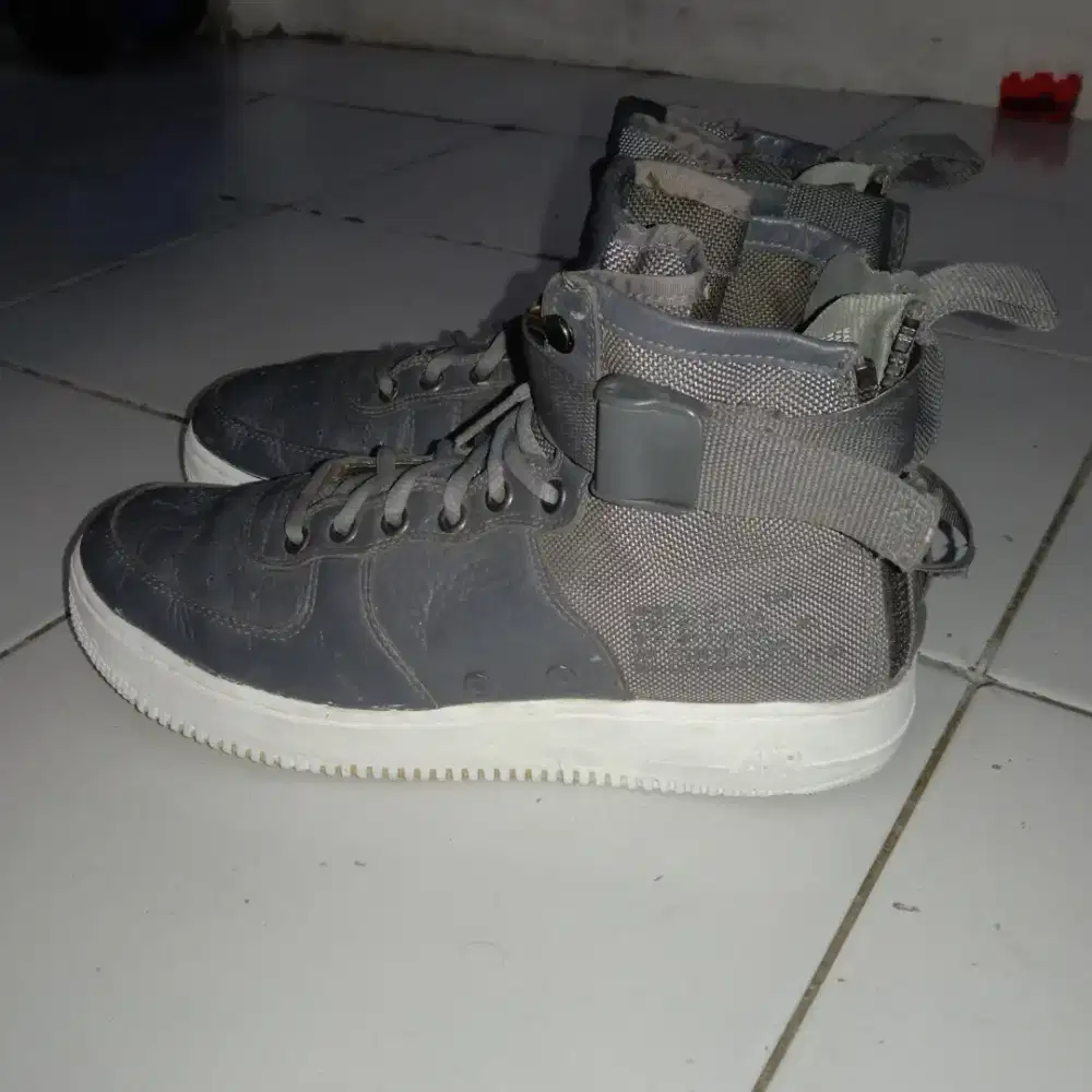 Nike air force 1 sf af mid