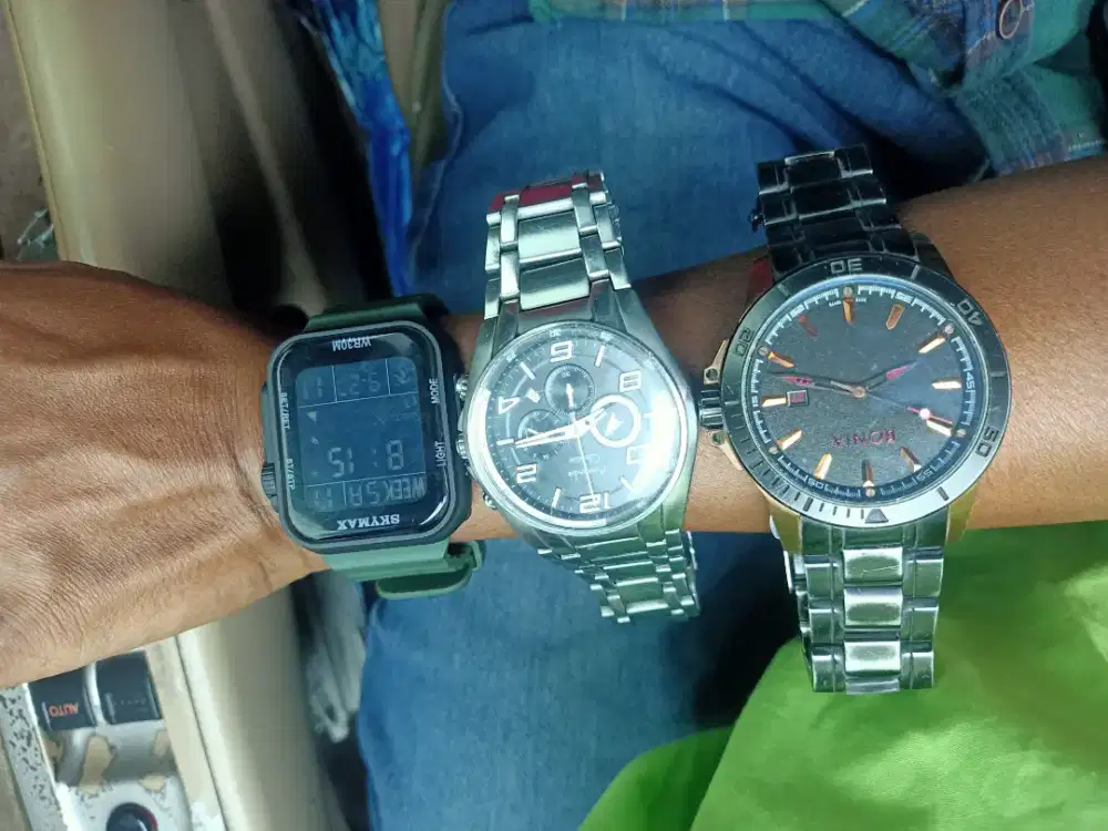 Di jual jam untuk di rumah dll wa dan hp bisa cod di antar di kirim