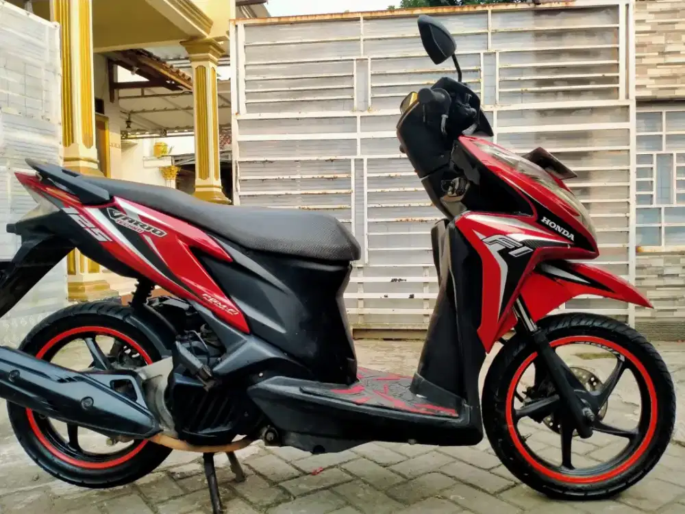 Honda Vario 125 lengkap motor sehat walafiat keterangan detail dibawah