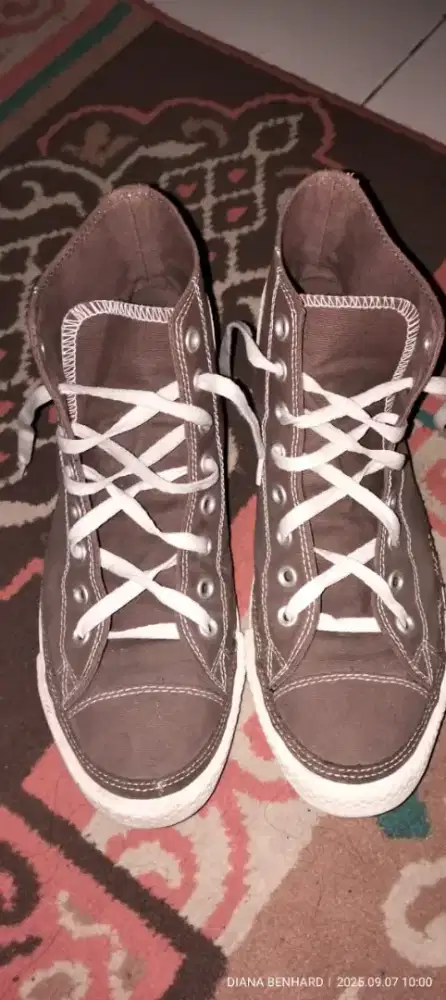 jual cepat sepatu Converse original UK 42 sangat mulus