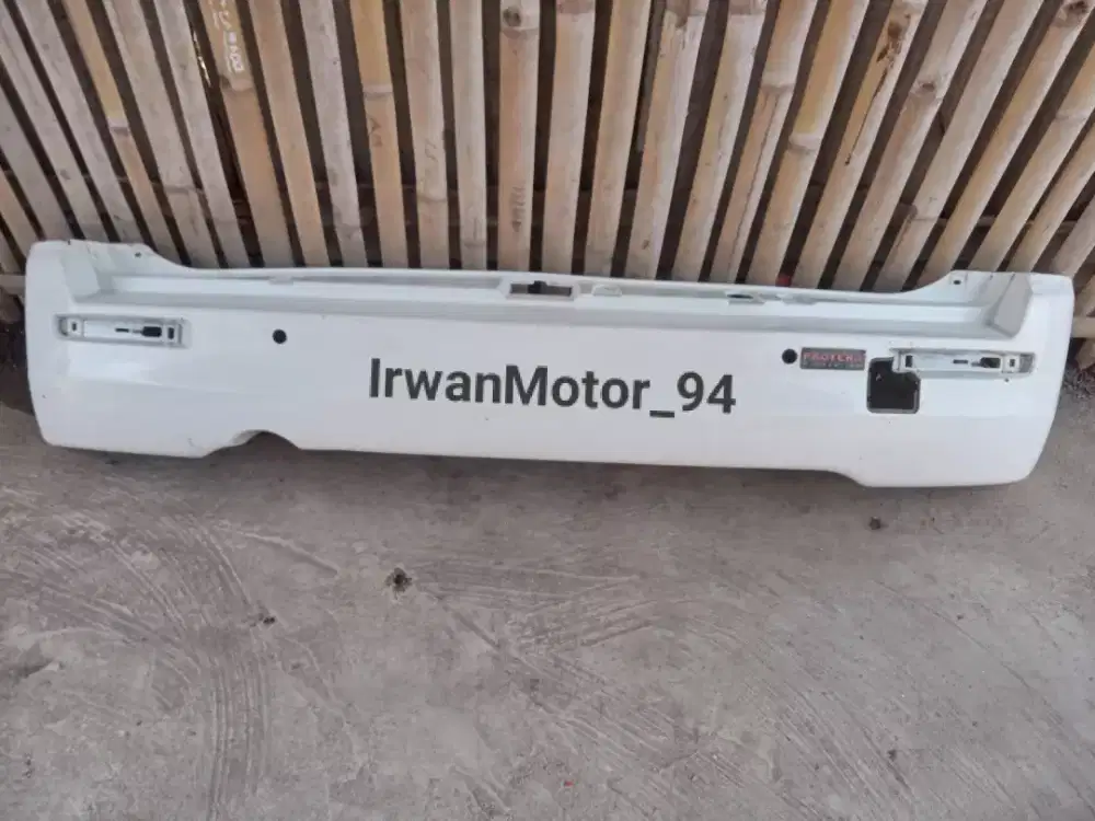 Bumper Bemper belakang Daihatsu Luxio