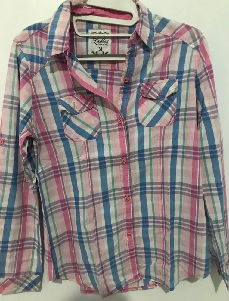 Kemeja kotak kotak pink